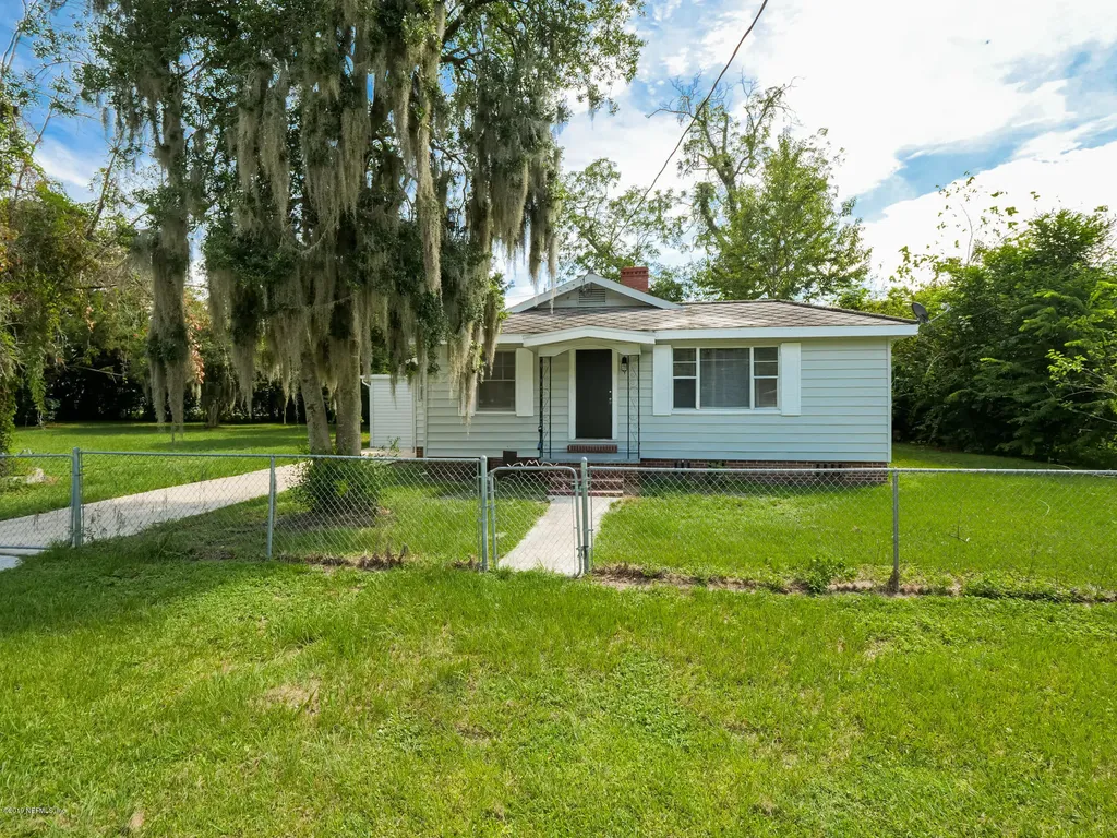 8915 1st Avenue Jacksonville FL 32208