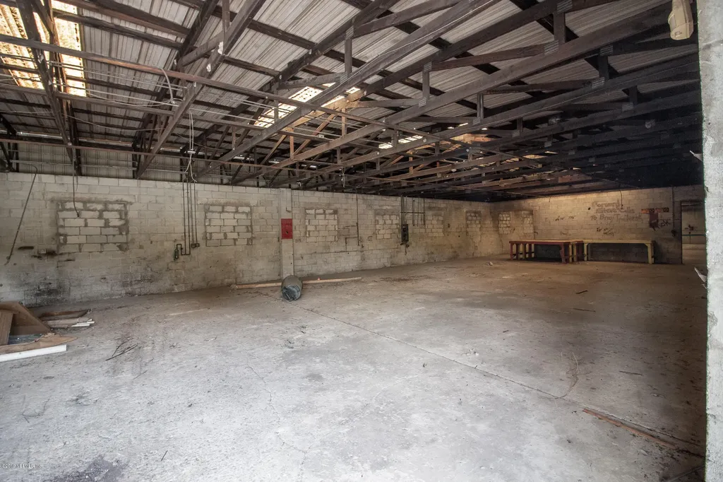 12688 S Highway 301 S Hampton FL 32044