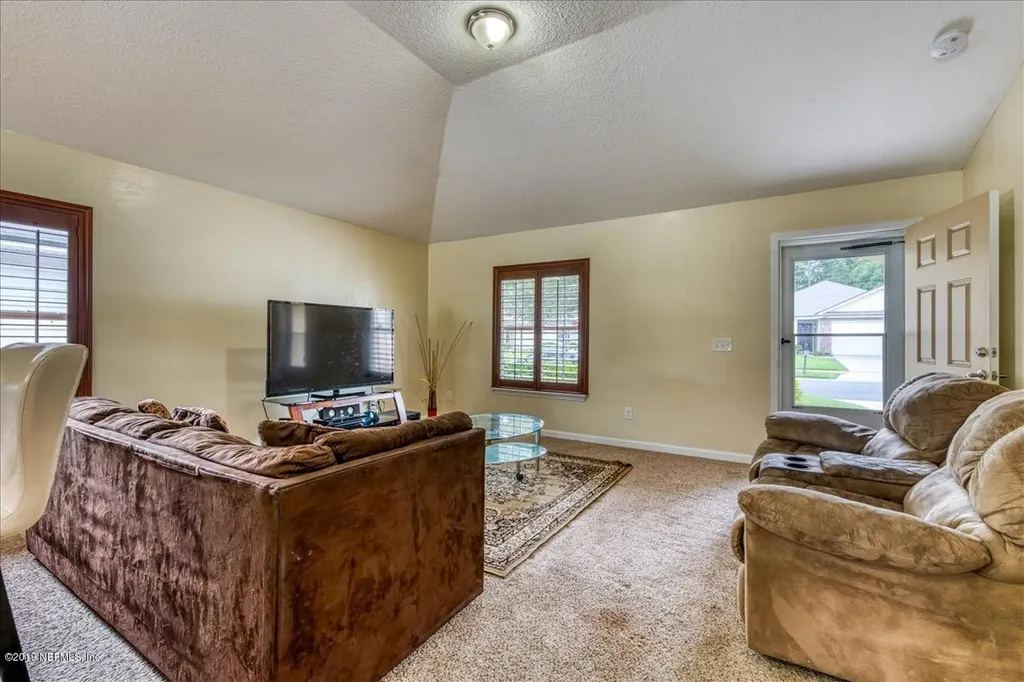 5668 Village Pond Circle Jacksonville FL 32222