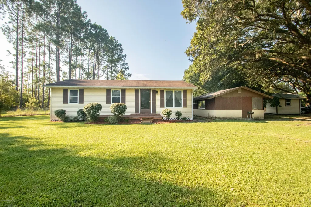 5682 NW 216th Street Lawtey FL 32058