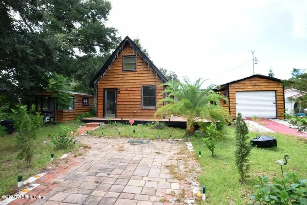 115 Hayes Avenue Crescent City FL 32112