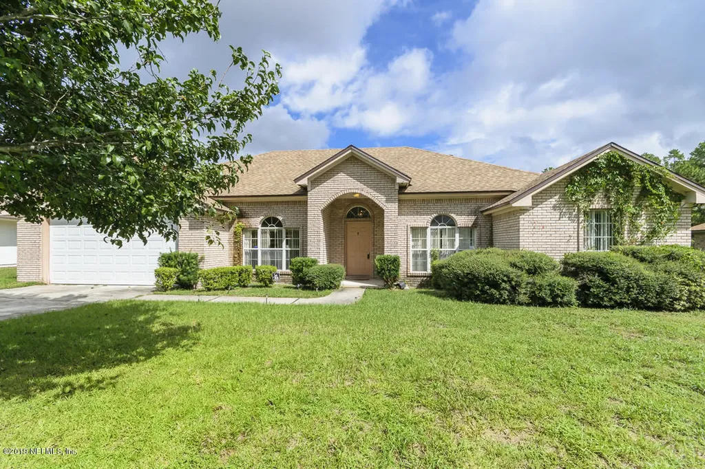 1733 Secretariat Lane N Jacksonville FL 32218