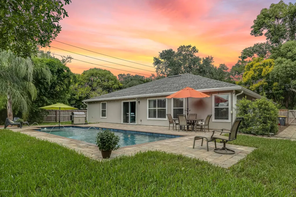 1500 Peachtree Circle S Jacksonville FL 32207