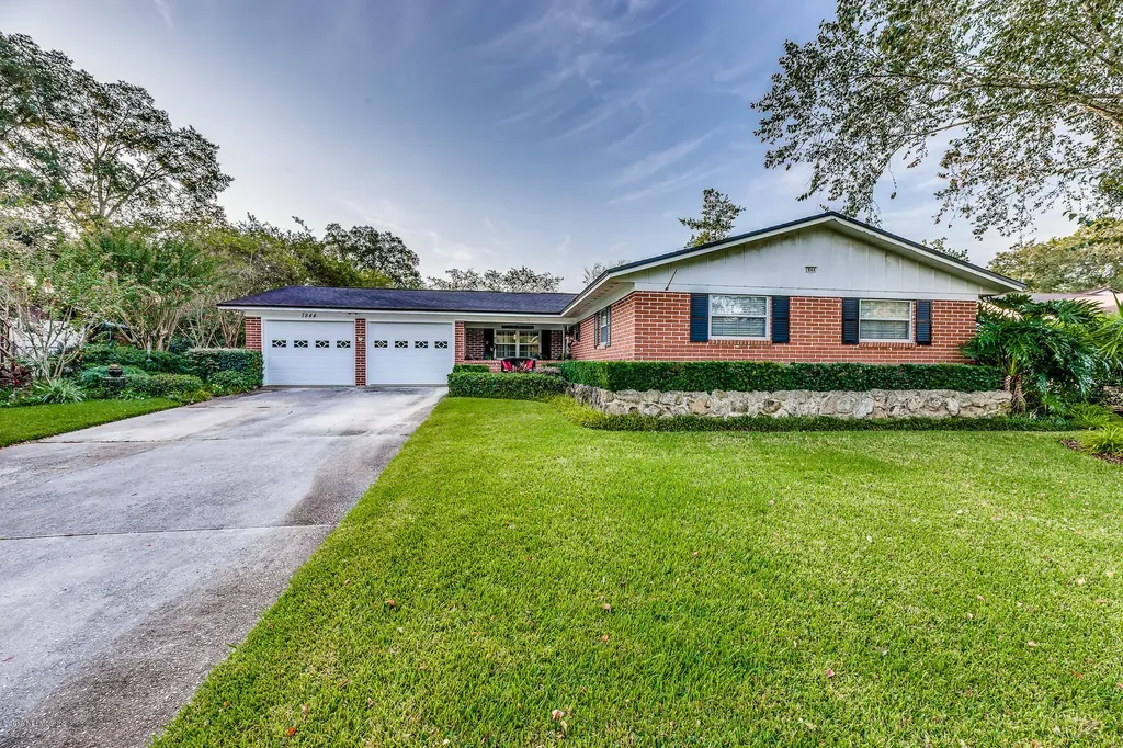 7844 Knoll Drive N Jacksonville FL 32221