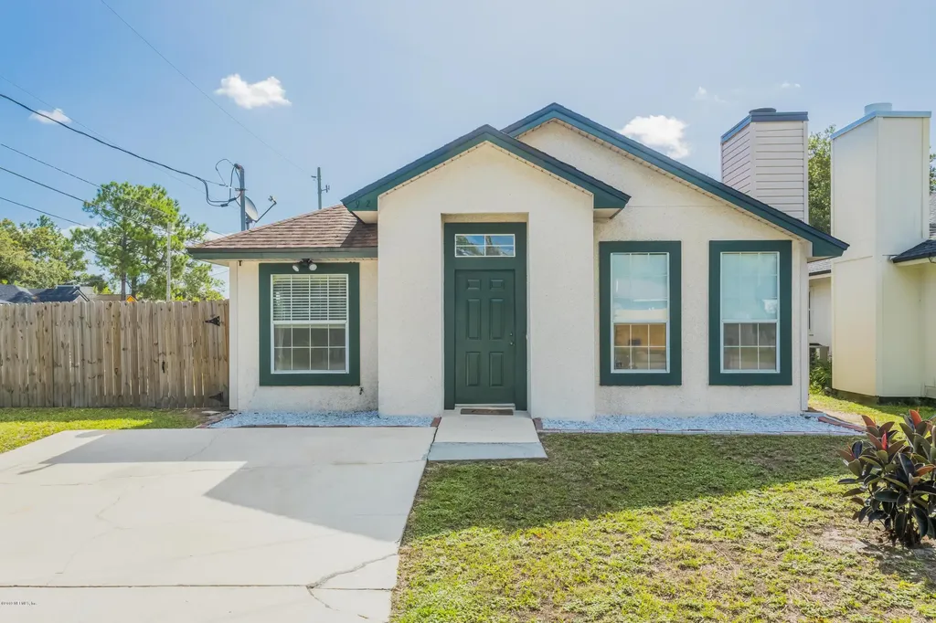 92 W 13th Street Atlantic Beach FL 32233