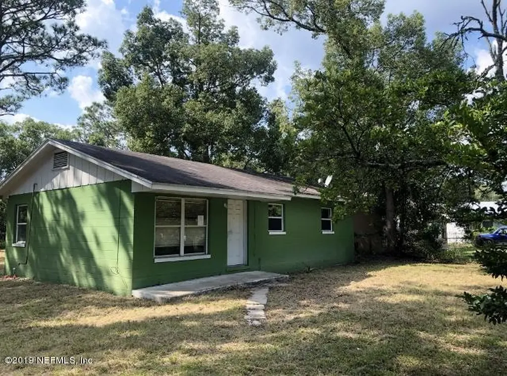 1924 Locust Avenue Palatka FL 32177
