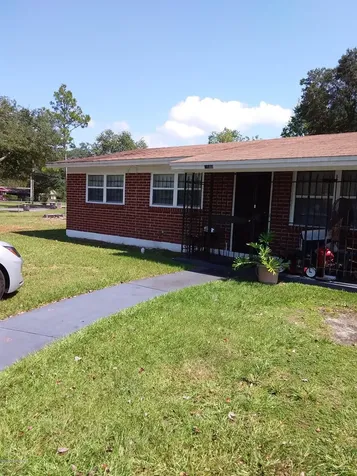 7633 John F Kennedy Drive E Jacksonville FL 32219