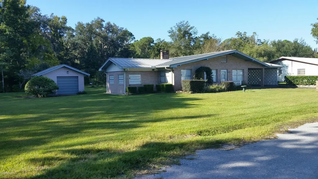 107 Canal Street Crescent City FL 32112