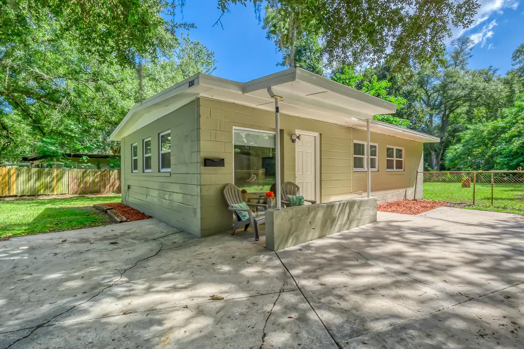 1470 Domas Drive Jacksonville FL 32211