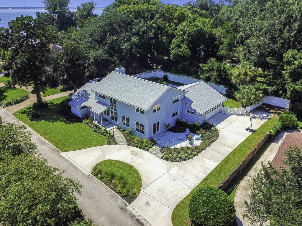 2211 Miller Oaks Court Jacksonville FL 32217
