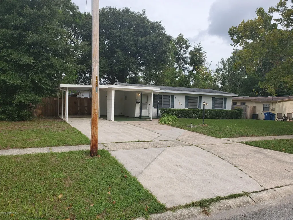 3235 Cathedral Lane Jacksonville FL 32277