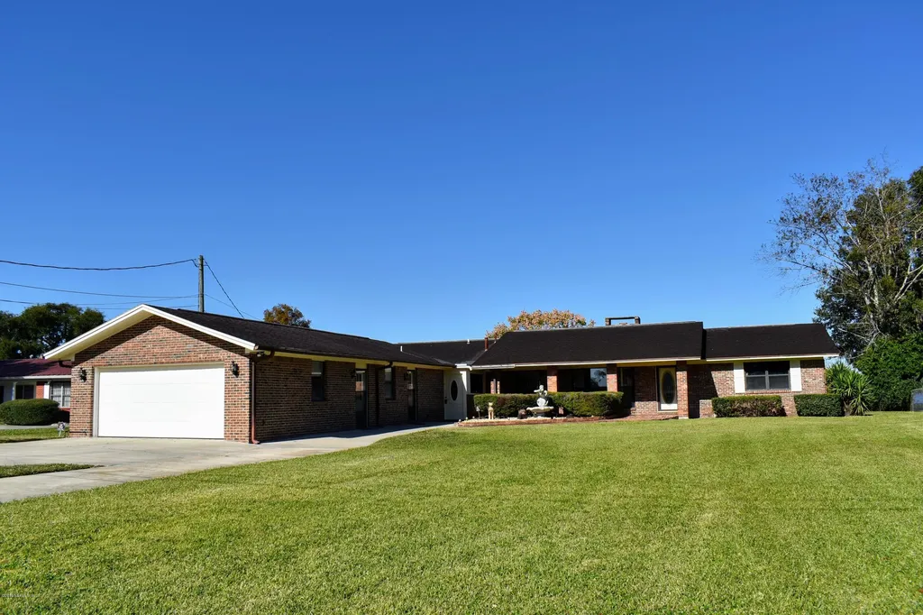 257 River Drive East Palatka FL 32131