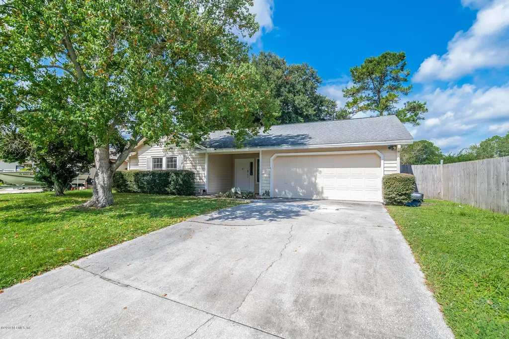 1819 Shannon Lake Drive Middleburg FL 32068