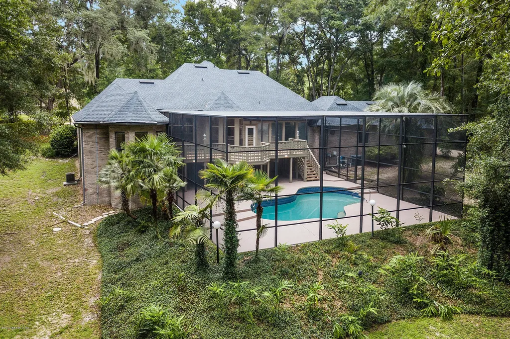 2121 NW 77th Street Gainesville FL 32605