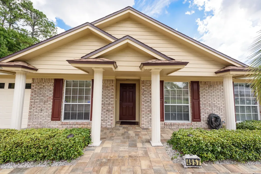 4957 Greenland Hideaway Drive N Jacksonville FL 32258