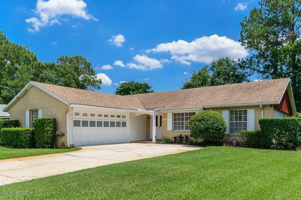 3446 Cypresswood Drive S Jacksonville FL 32257