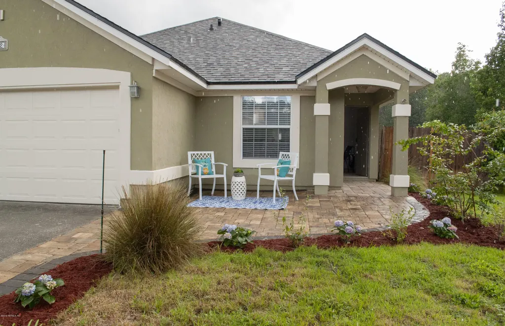 2742 Coachman Lakes Drive Jacksonville FL 32246