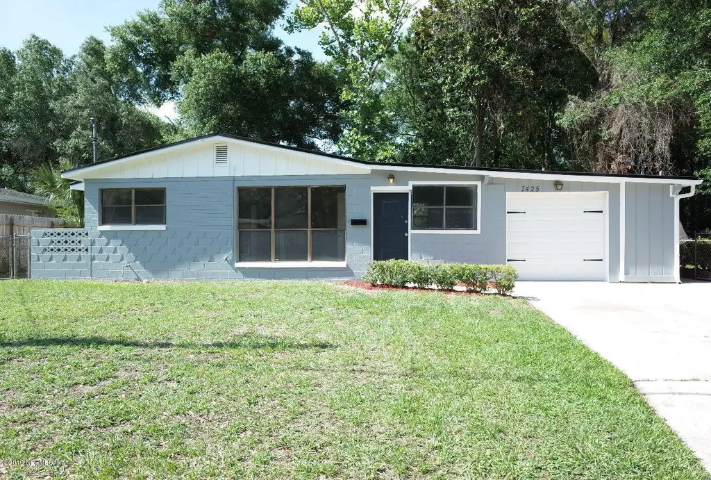 7425 Stonehurst Road N Jacksonville FL 32277