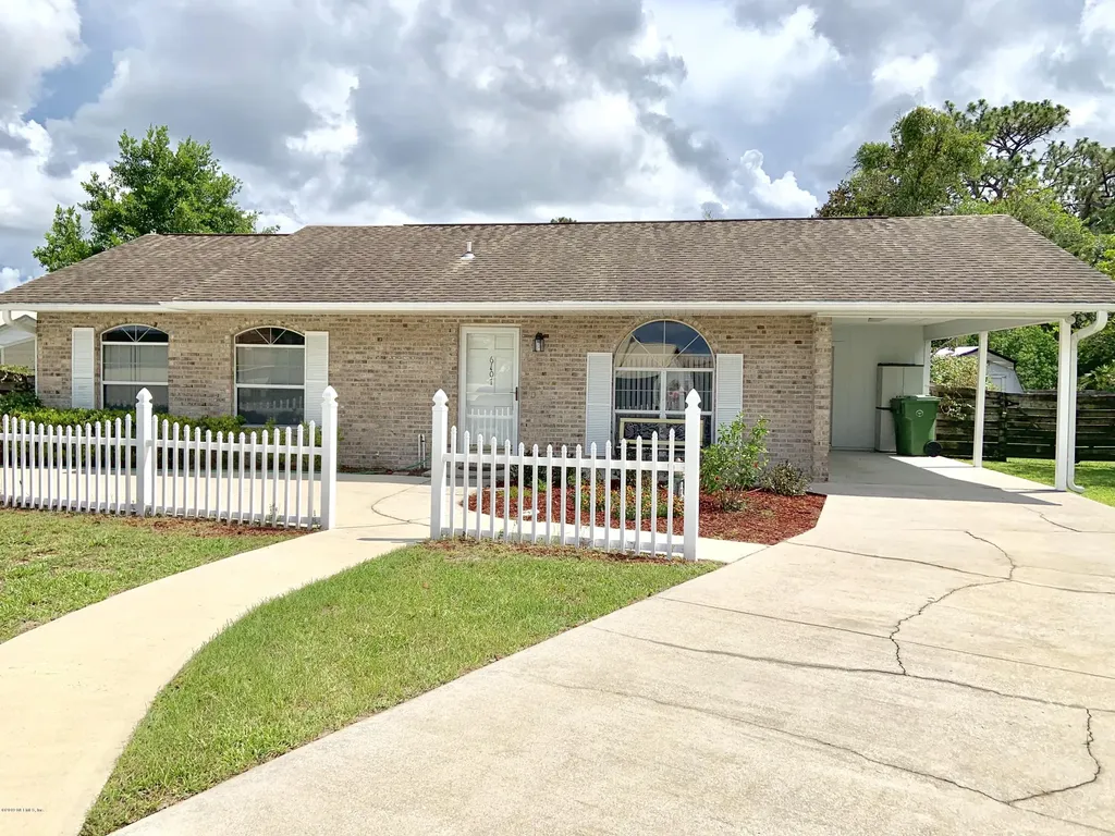 6107 W 3rd Manor Palatka FL 32177