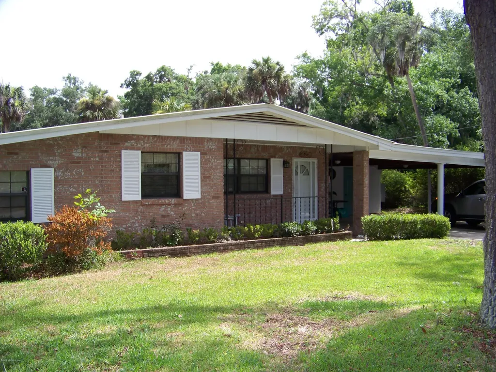 110 County Road 207a East Palatka FL 32131