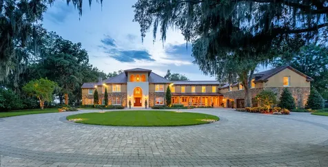 8652 Cathedral Oaks Place W Jacksonville FL 32217