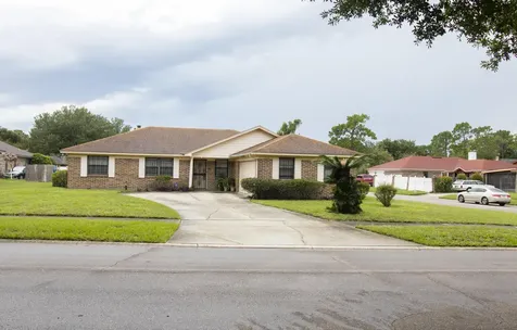 11570 Longwood Key Drive E Jacksonville FL 32218