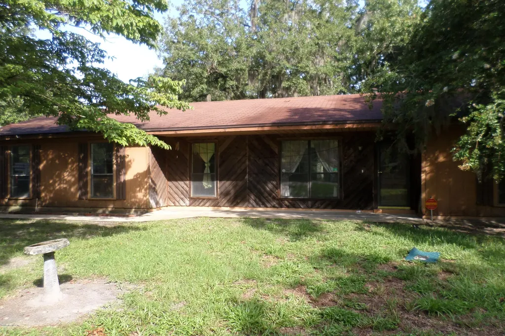 3086 S Deer Avenue Middleburg FL 32068