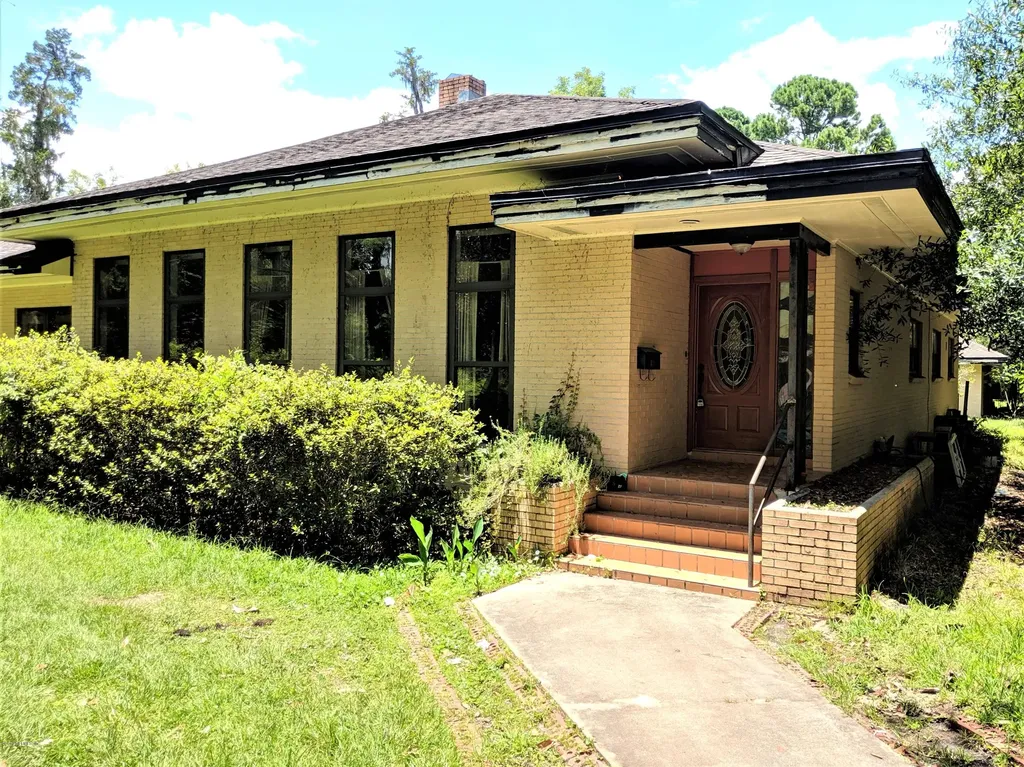 609 W Call Street Starke FL 32091