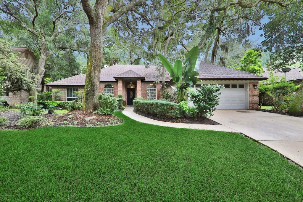 2010 Marye Brant Loop S Neptune Beach FL 32266