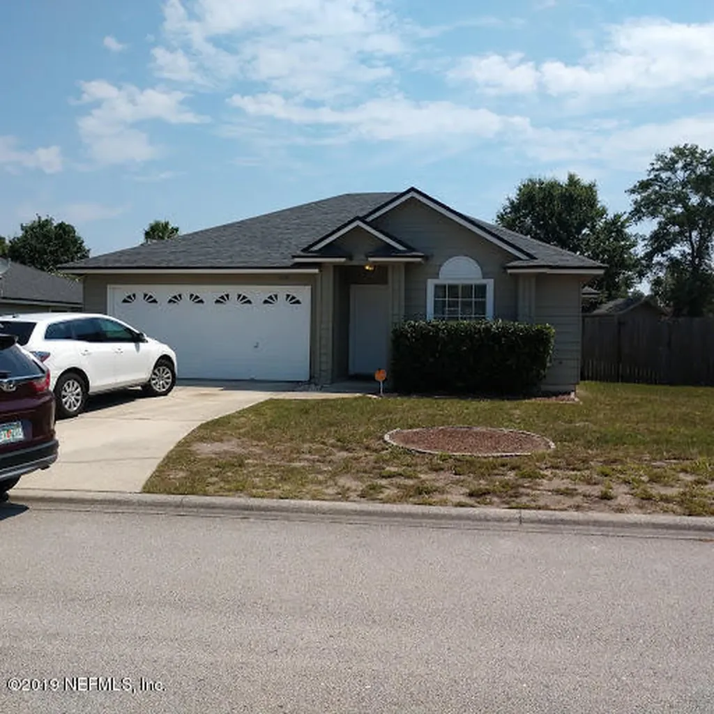 809 Long Lake Drive Jacksonville FL 32225