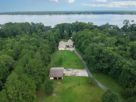 499 W River Road Palatka FL 32177