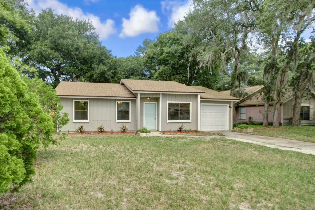 2081 Chelwood Court Jacksonville FL 32233