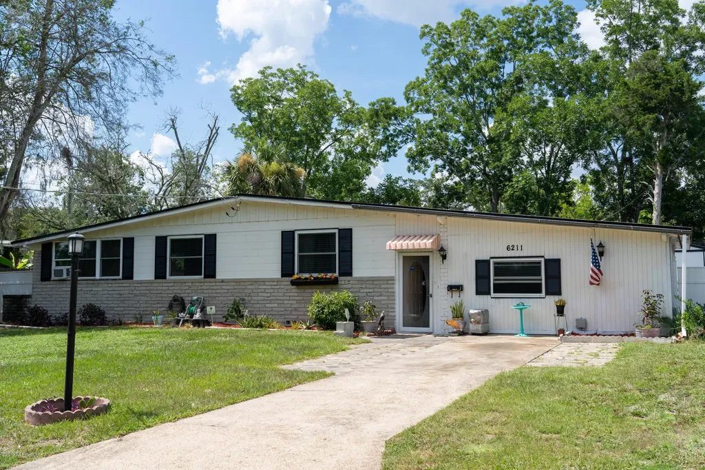 6211 Ashwood Lane Jacksonville FL 32277