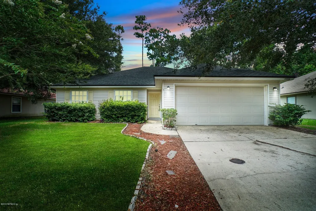 14066 Crestwick Drive W Jacksonville FL 32218