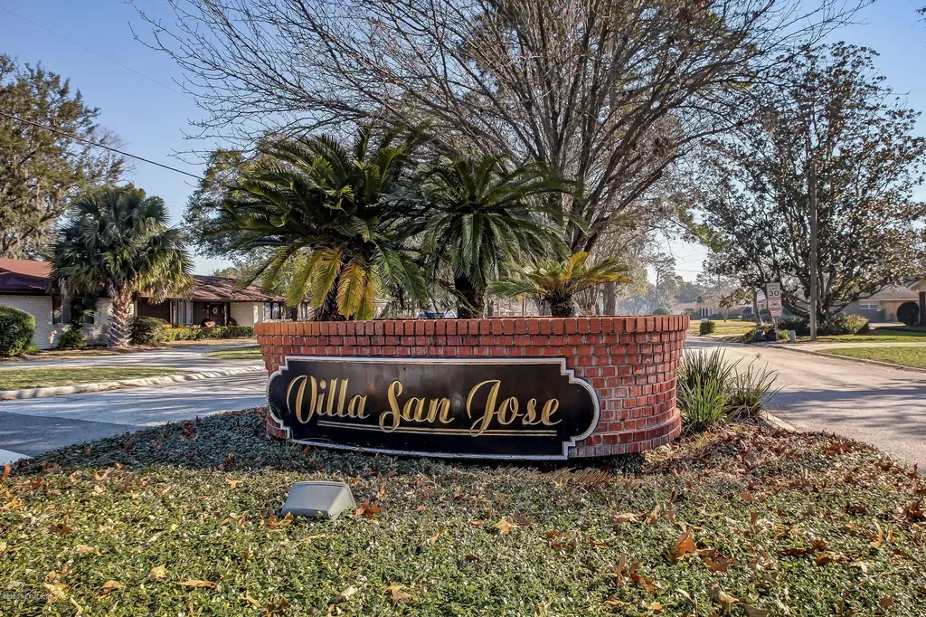 4207 La Losa Drive Jacksonville FL 32217