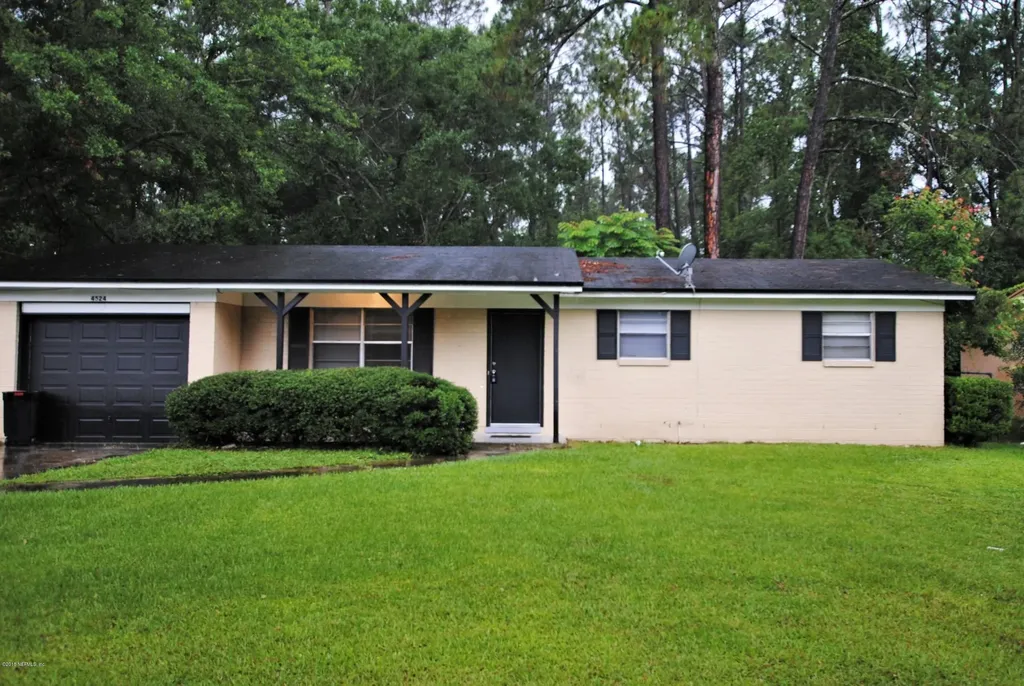 4524 Jade Drive W Jacksonville FL 32210