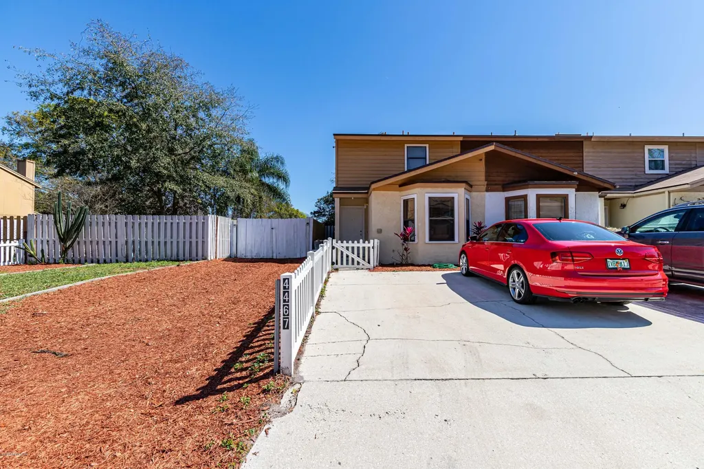4467 Melissa Court W Jacksonville FL 32210