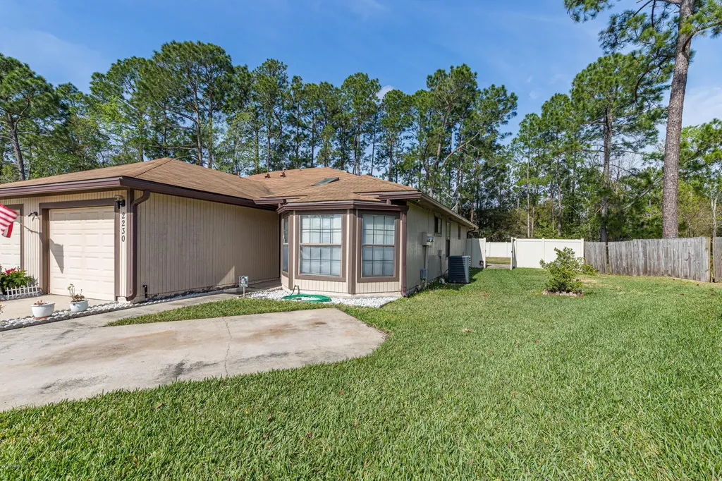 2230 Ironstone Drive W Jacksonville FL 32246