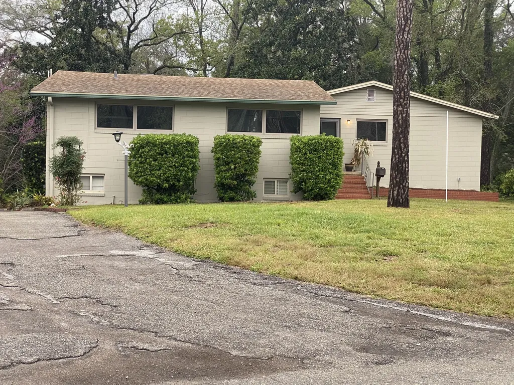 5105 S Pines Drive Jacksonville FL 32207