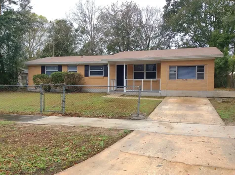 7622 John F Kennedy Drive E Jacksonville FL 32219