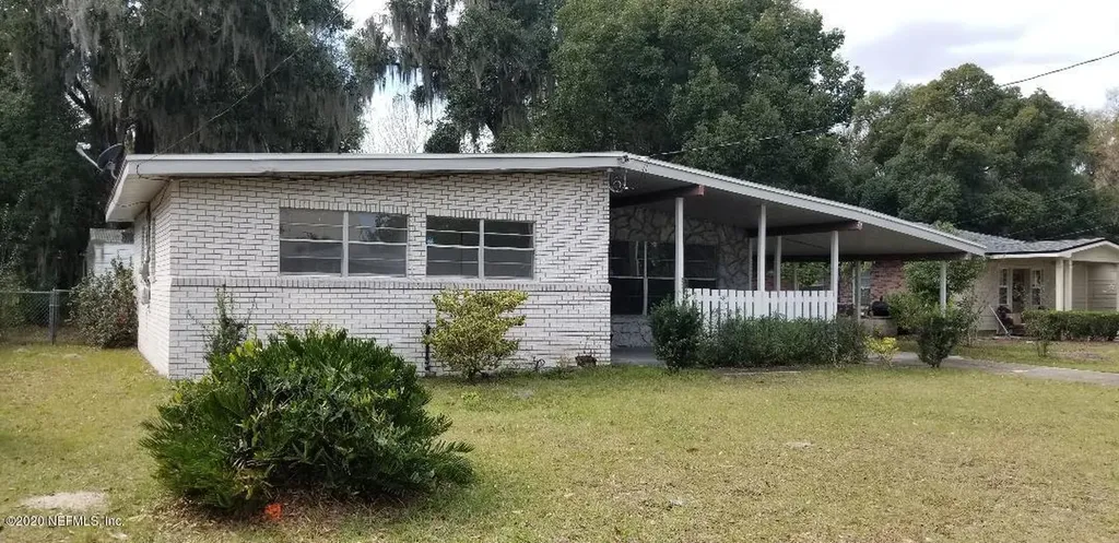 809 N Pine Avenue Green Cove Springs FL 32043