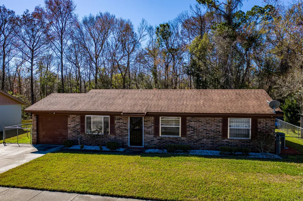 1472 Raven Drive S Jacksonville FL 32218