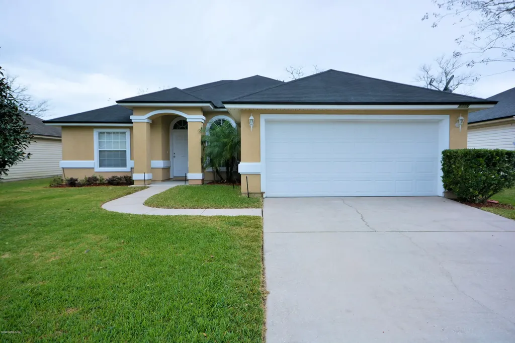 2336 Bonnie Lakes Drive Green Cove Springs FL 32043
