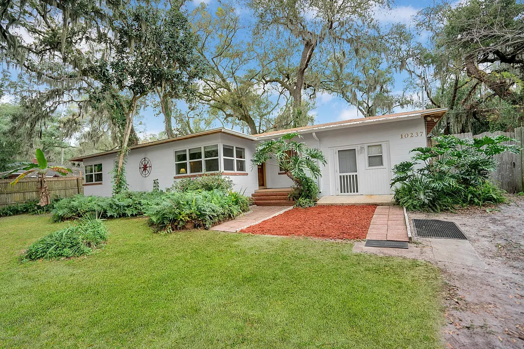 10237 Lake View Road W Jacksonville FL 32225