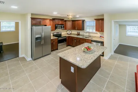 6888 Peter Pan Place Jacksonville FL 32210