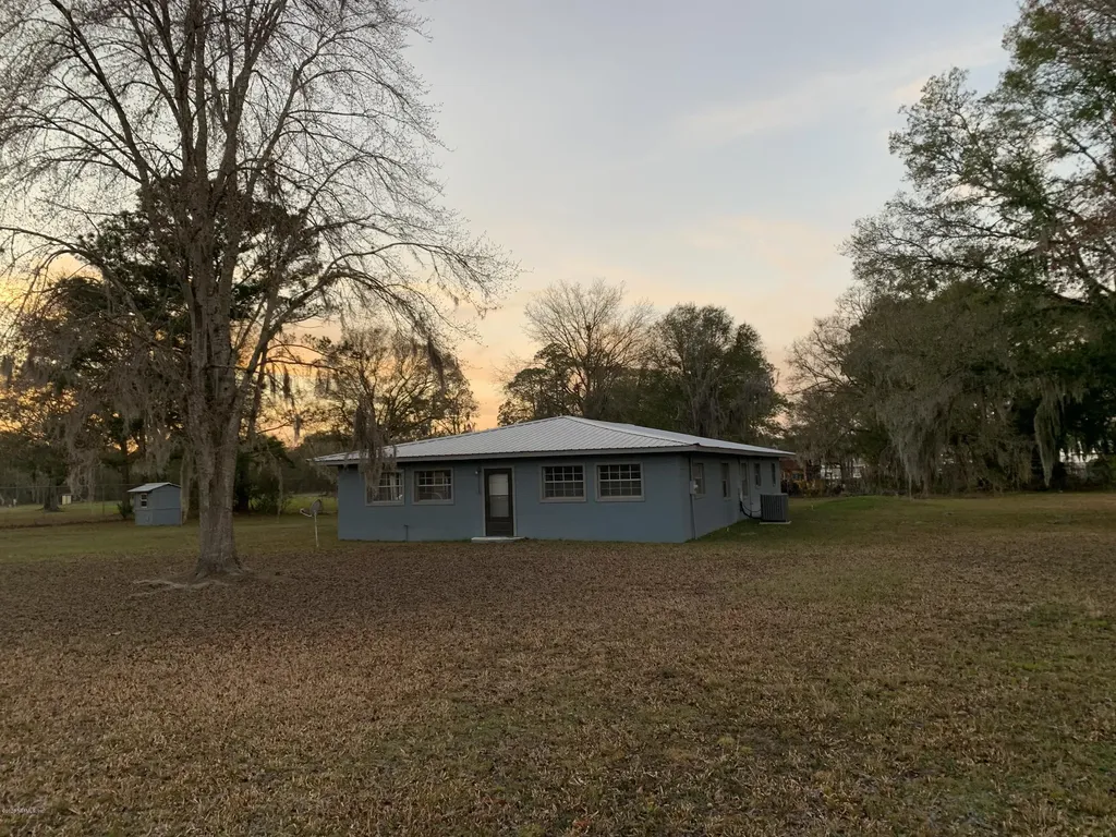 22186 NE County Road 200b Lawtey FL 32058