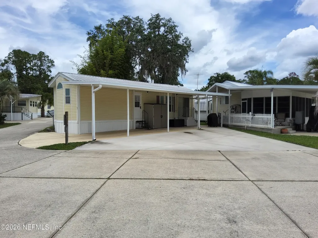 1074 Front Street Welaka FL 32193