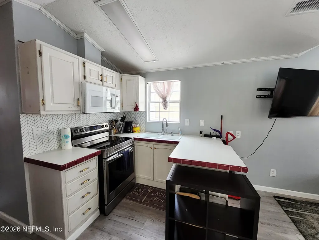 1074 Front Street Welaka FL 32193