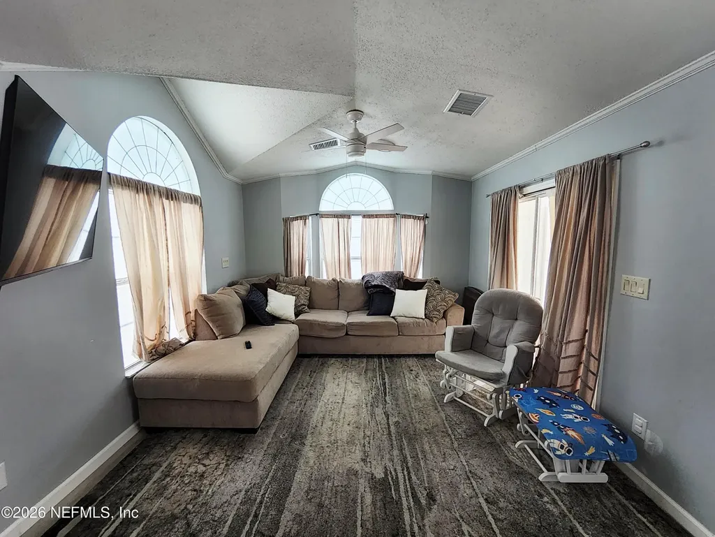1074 Front Street Welaka FL 32193