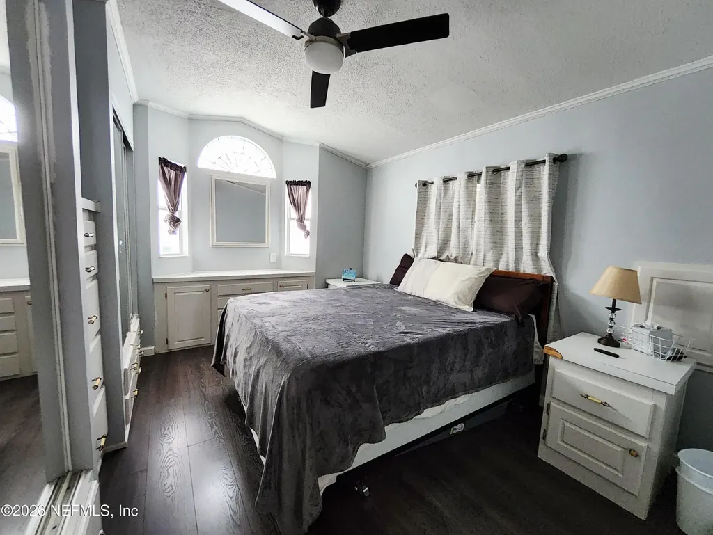 1074 Front Street Welaka FL 32193
